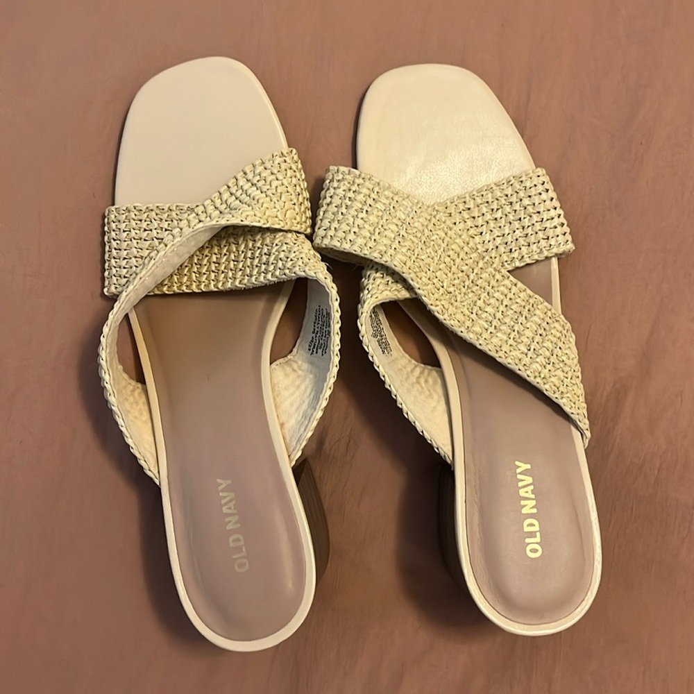Rattan woven sandals with block heel